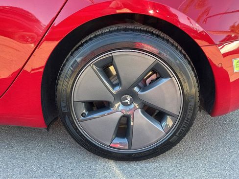 Used 2021 Tesla Model 3 Standard Range Plus image 14