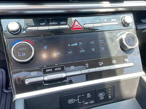 Used 2025 Hyundai Santa Fe XRT AWD/4WD image 17