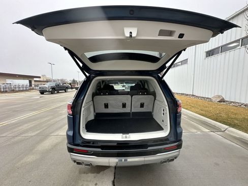 Used 2024 GMC Acadia Denali w/ Super Cruise Package image 26