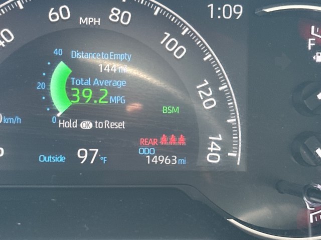 Used 2024 Toyota RAV4 XLE w/ Convenience Package FWD image 21