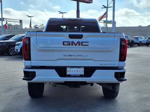 Used 2025 GMC Sierra 3500 Denali image 6