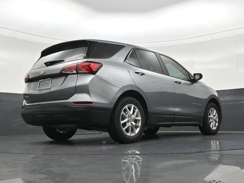 Used 2023 Chevrolet Equinox LS FWD image 27