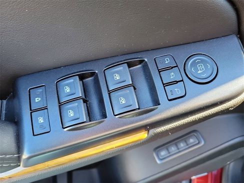 Used 2017 GMC Yukon Denali image 23