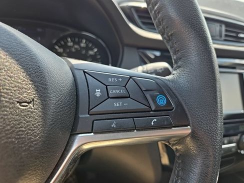 Used 2020 Nissan Rogue SL AWD/4WD image 18