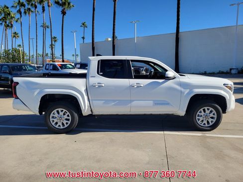 Certified 2025 Toyota Tacoma SR5 image 3