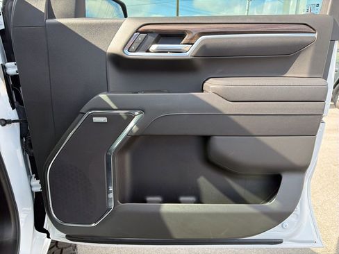 Used 2025 Chevrolet Silverado 1500 LT Trail Boss w/ Convenience Package II image 31