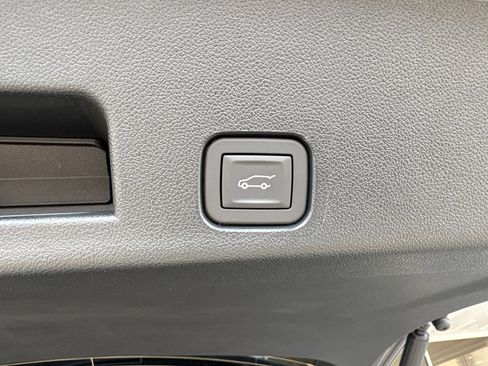 New 2026 Chevrolet Traverse LT w/ Driver Confidence Package FWD image 18