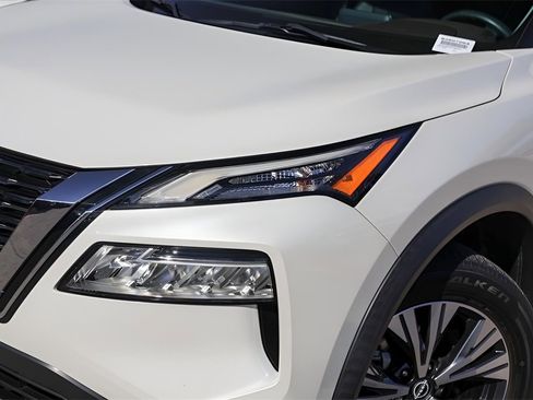 Used 2023 Nissan Rogue SV w/ SV Premium B Package image 3