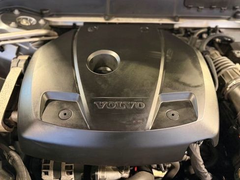 Used 2018 Volvo XC60 T6 R-Design w/ Convenience Package image 38