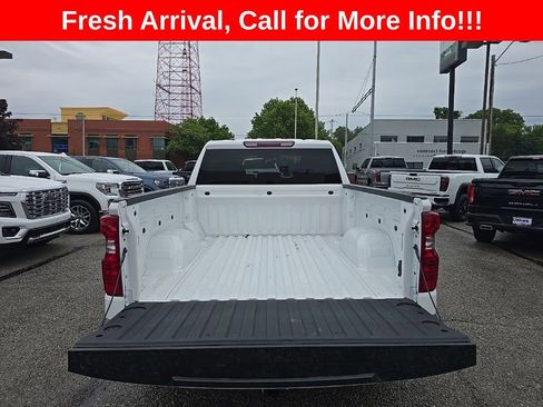 Used 2026 Chevrolet Silverado 1500 Custom AWD/4WD image 23