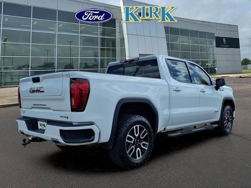 Used 2024 GMC Sierra 1500 AT4 w/ Technology Package image 5