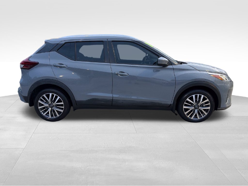 Used 2024 Nissan Kicks SV FWD image 9