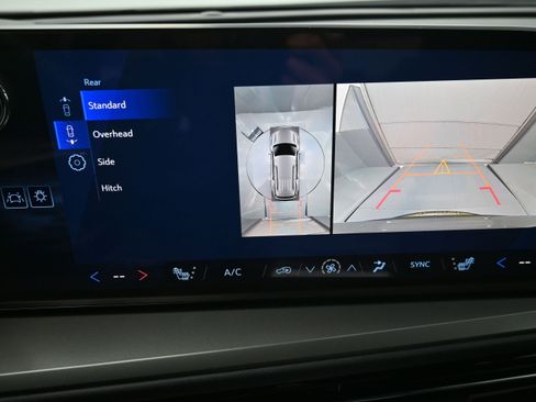New 2026 Chevrolet Traverse LT w/ Driver Confidence Package FWD image 18