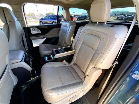 Used 2022 Lincoln Aviator Reserve w/ Equipment Group 201A image 19