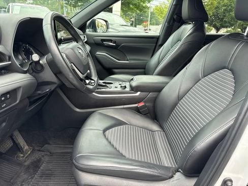 Used 2024 Toyota Highlander XSE AWD/4WD image 20