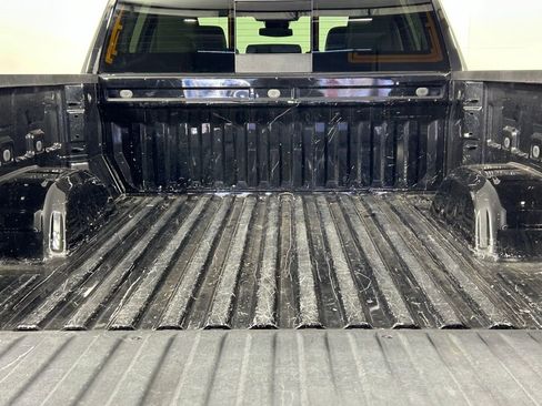 Used 2024 Chevrolet Silverado 1500 LT w/ Leather Package AWD/4WD image 36