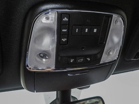 Used 2019 Jeep Grand Cherokee Altitude AWD/4WD image 32