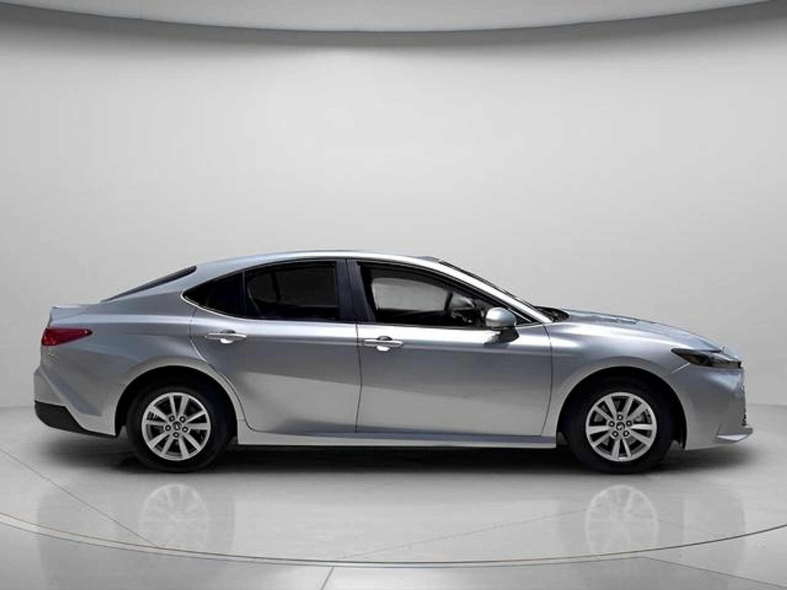 Used 2026 Toyota Camry LE FWD image 4
