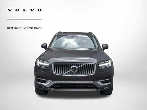 Used 2024 Volvo XC90 B5 Plus AWD/4WD image 9