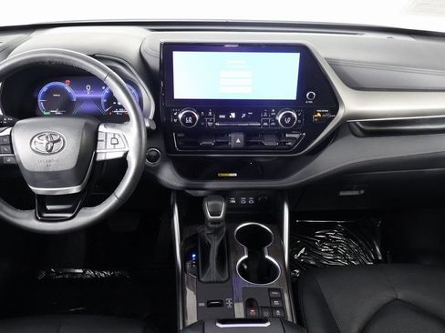 Used 2023 Toyota Highlander Limited AWD/4WD image 8
