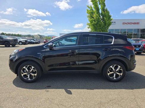 Used 2020 Kia Sportage LX AWD/4WD image 2