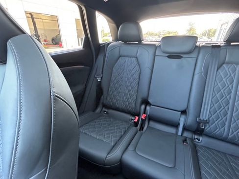Used 2025 Audi SQ5 Premium Plus w/ Premium Plus Package image 13