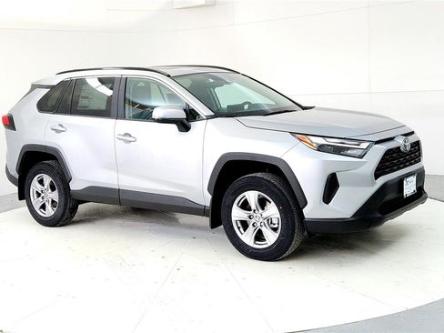 New 2025 Toyota RAV4 XLE image 7
