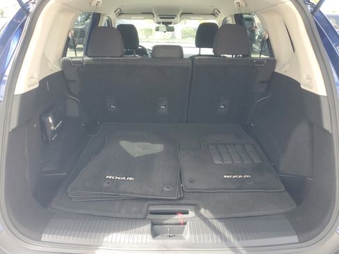 Used 2023 Nissan Rogue SV FWD image 9