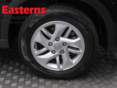 Used 2025 Hyundai Venue SE image 31