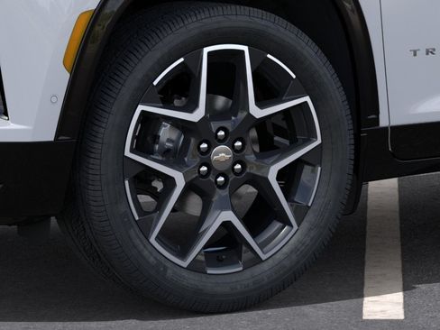 New 2026 Chevrolet Traverse High Country w/ LPO, Floor Liner Package AWD/4WD image 9