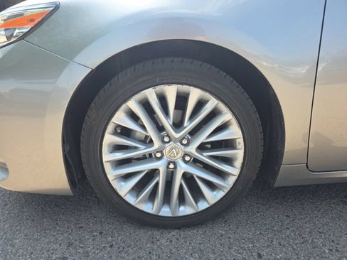 Used 2017 Lexus ES 350 w/ Ultra Luxury Package FWD image 2