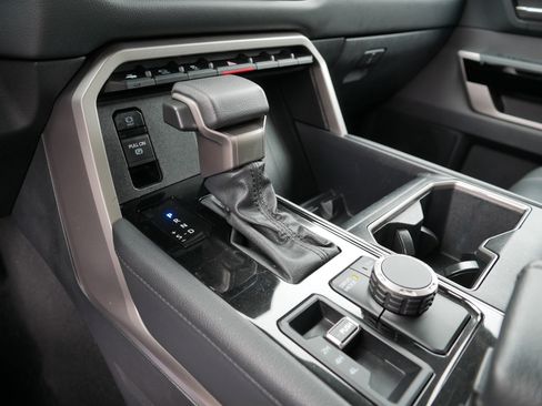 Used 2022 Toyota Tundra Limited AWD/4WD image 24