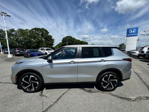 Used 2022 Mitsubishi Outlander ES AWD/4WD image 3