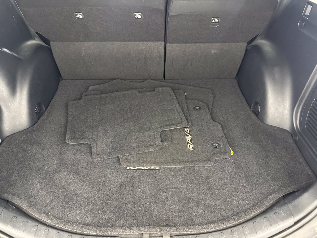 Used 2015 Toyota RAV4 LE AWD/4WD image 28