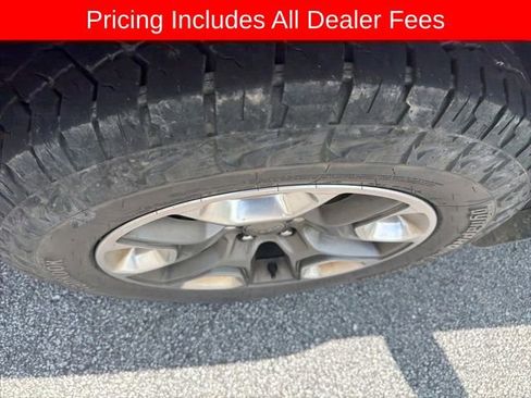 Used 2019 Jeep Cherokee Trailhawk w/ Comfort/Convenience Group AWD/4WD image 16