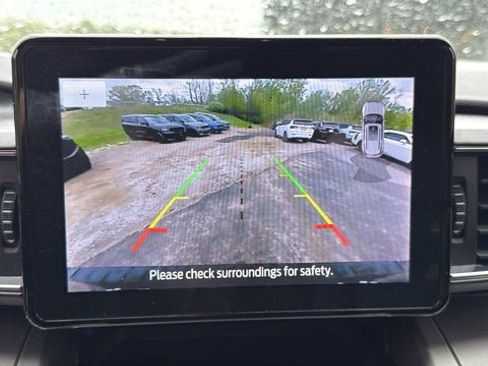 Used 2022 Ford Explorer XLT w/ Equipment Group 202A AWD/4WD image 20