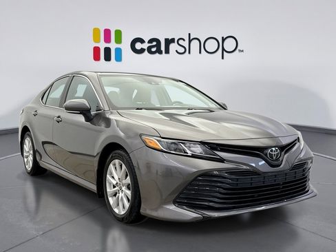 Used 2020 Toyota Camry LE image 7