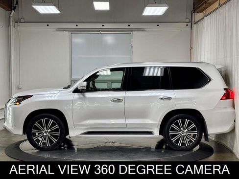 Used 2018 Lexus LX 570 4WD w/ Luxury Package image 4