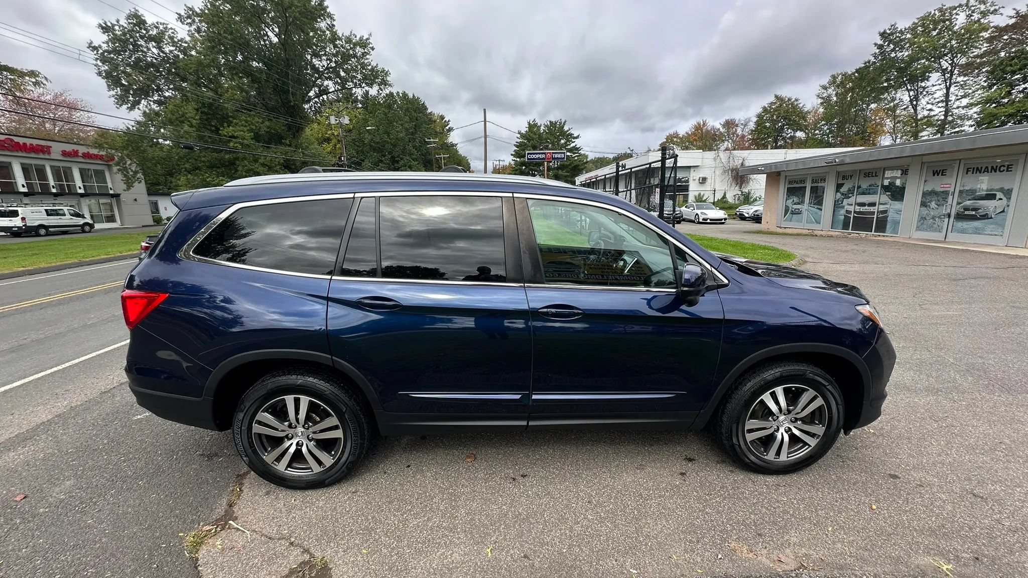 Used 2017 Honda Pilot EX-L image 4