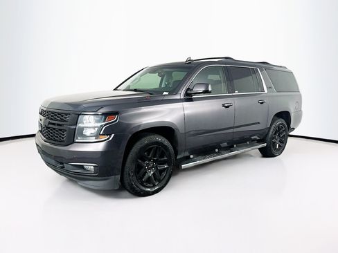 Used 2018 Chevrolet Suburban LT w/ LT Signature Package AWD/4WD image 3