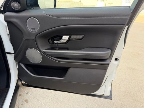 Used 2016 Land Rover Range Rover Evoque SE AWD/4WD image 28