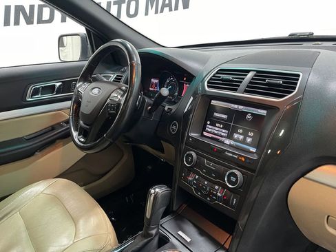 Used 2016 Ford Explorer XLT w/ Equipment Group 202A image 21
