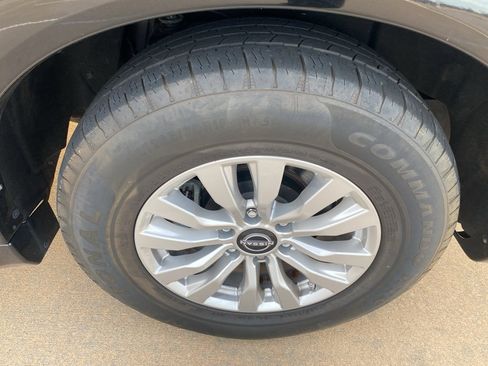 Used 2022 Nissan Armada SV image 7