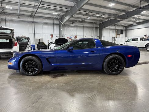 Used 2004 Chevrolet Corvette Coupe w/ Preferred Equipment Group image 8