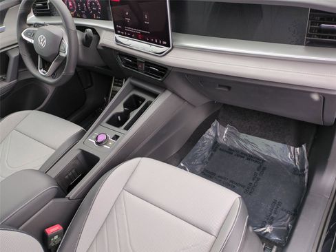 New 2026 Volkswagen Tiguan SE R-Line AWD/4WD image 19