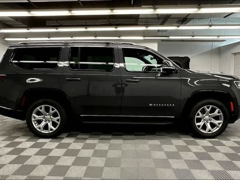 Used 2022 Jeep Wagoneer Series II AWD/4WD image 14
