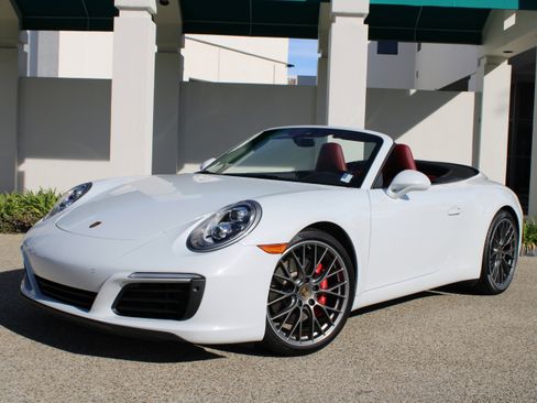 Certified 2019 Porsche 911 Carrera S image 1