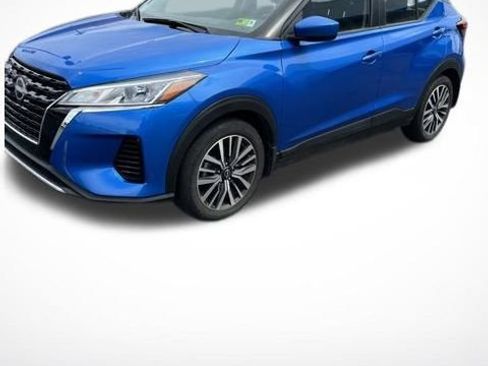 Used 2022 Nissan Kicks SV FWD image 1