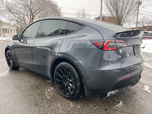 Used 2021 Tesla Model Y Long Range image 3
