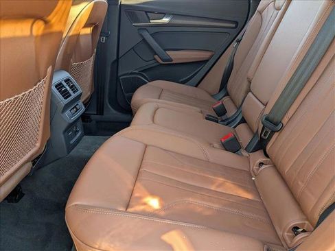 Certified 2025 Audi Q5 2.0T Premium Plus image 17